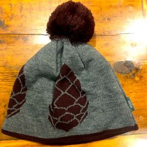 Stio Acorn Beanie NWOT. Grey and burgundy. Merino wool with full fleece lining